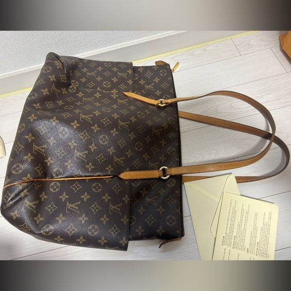 ๐โจ TOP ZIPPER โจ๐ HUGE Louis Vuitton X-LARGE TOTE TOTALLY GM W/ RECEIPT - Picture 5 of 16